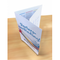 De A4 drieluik folder wordt met een u-vouw geleverd. Dit betekent dat de rechtflap aan de binnenzijde naar binnen wordt geslagen